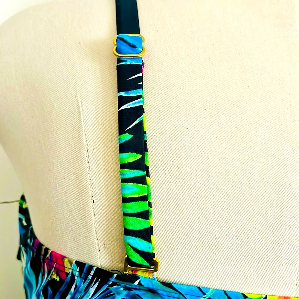 Island Escape~ Vibrant Tankini - Picture 4 of 14